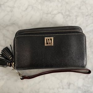 Dooney & Bourke Clutch Walltet, Saffiano Leather